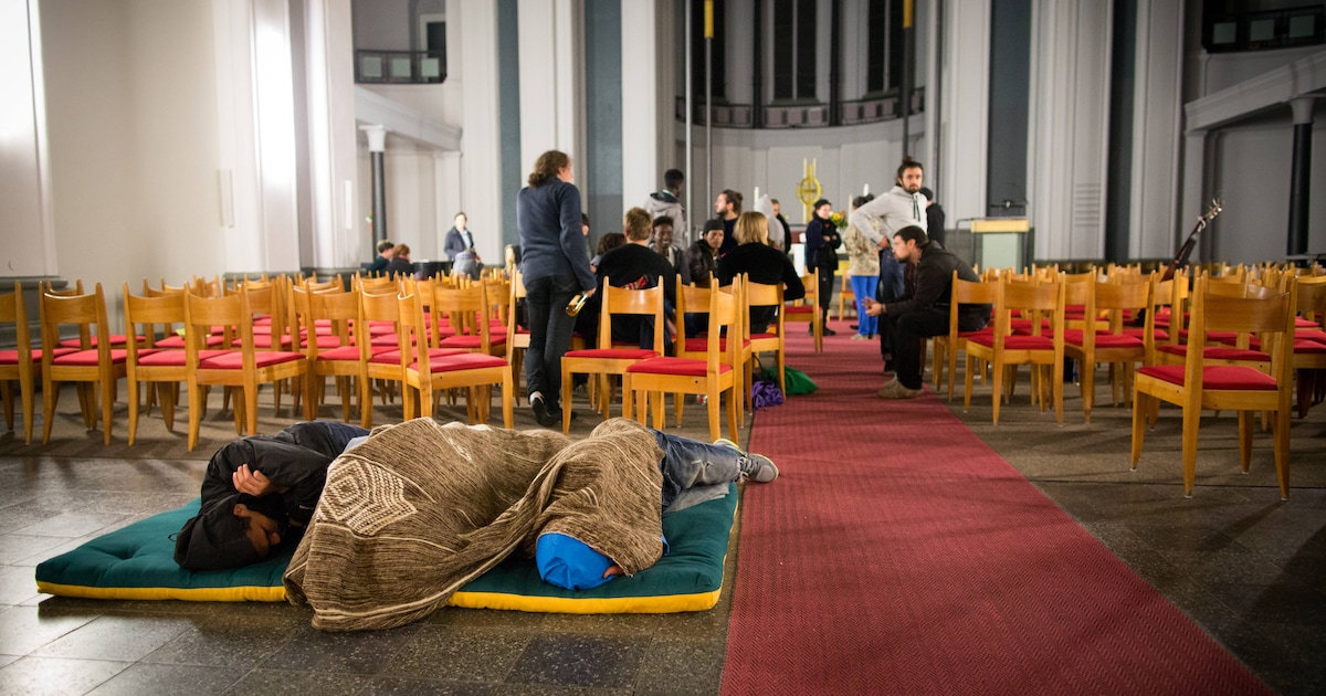 2,254 refugees in church asylum – deportation prevented in hundreds of cases