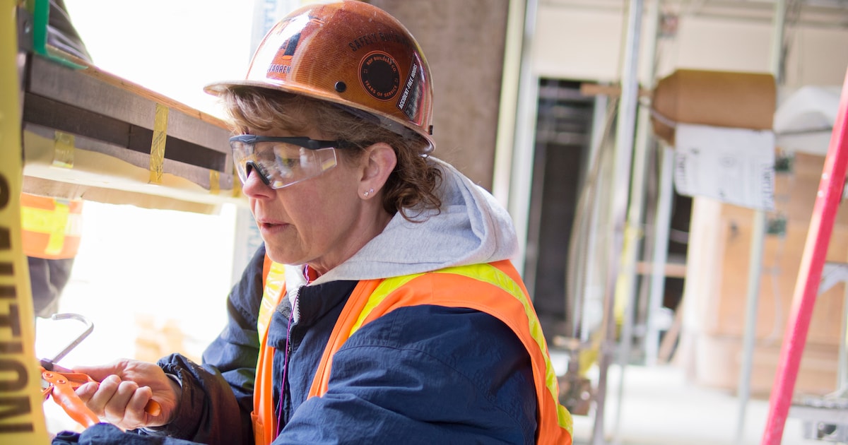 Economist suggests pension based on years of contributions