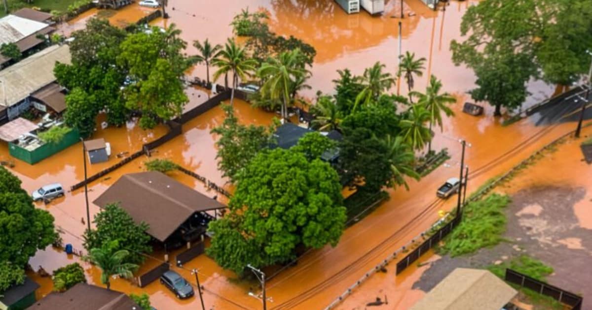 Tens of thousands of people evacuated: floods in Hawaii