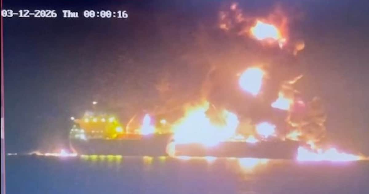 Iran attacks tankers off Iraq – video shows inferno