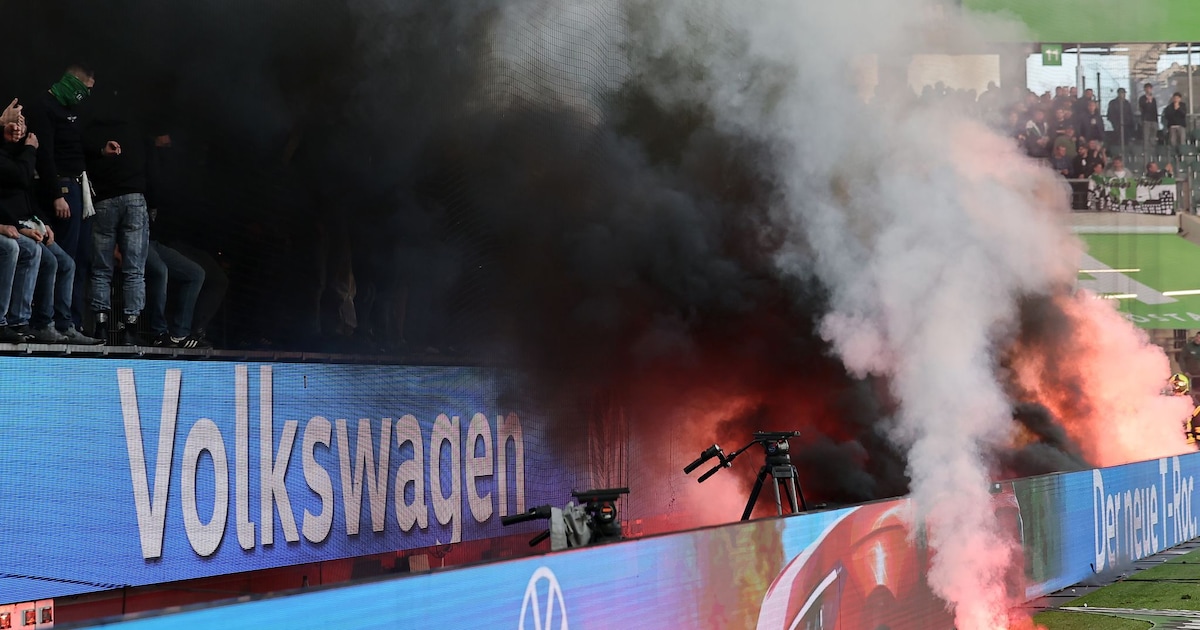 Tumults and fireworks: Wolfsburg chaos after defeat against HSV