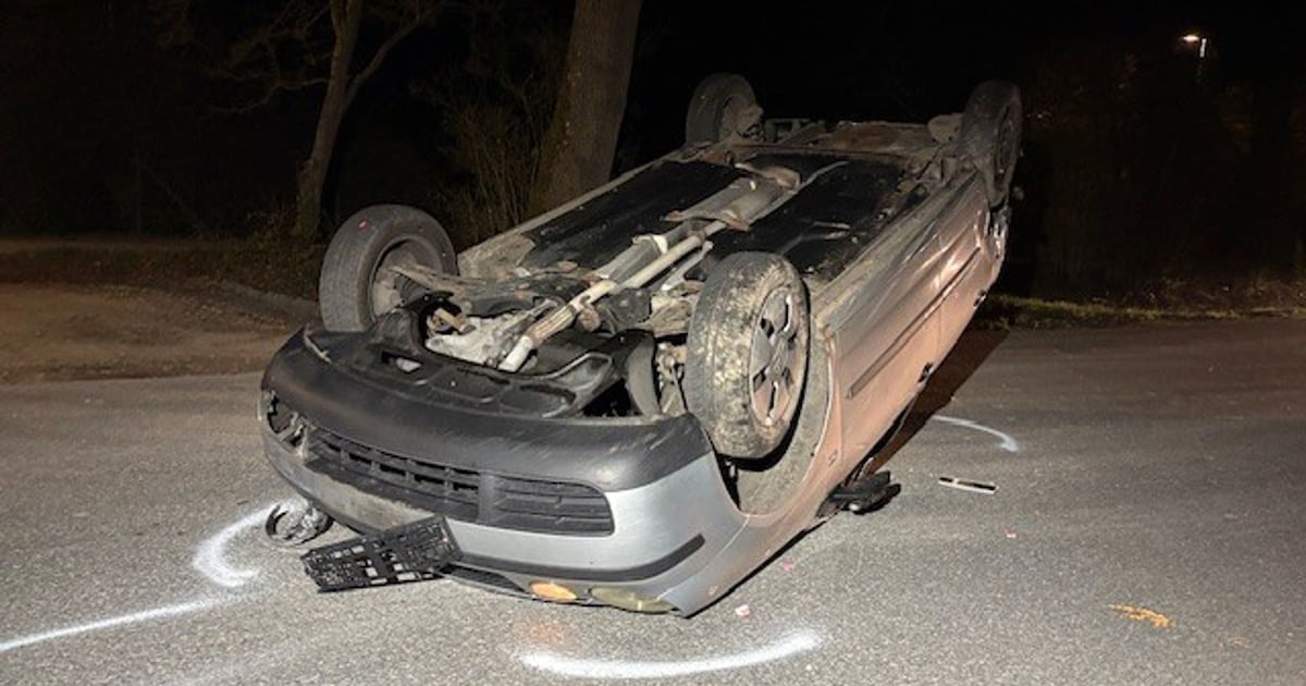 Car rolls over on the road – pedestrian (18) dies