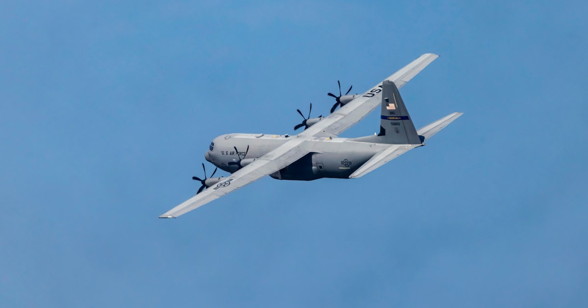 Mysterious loops in the sky: Omani military plane circles over England for hours