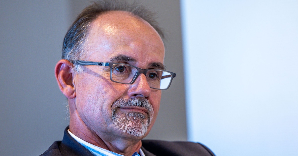 MV Economics Minister seriously injured in accident