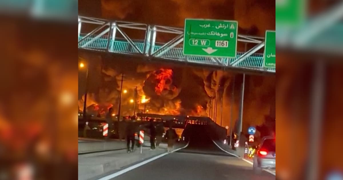 “Black rain” over Tehran – Israel attacks oil storage facilities