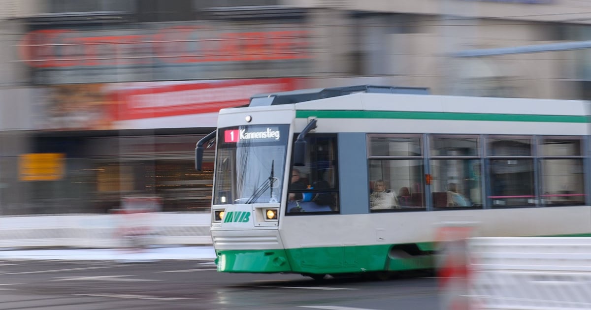 Wanted to save child from tram: mother dies in accident